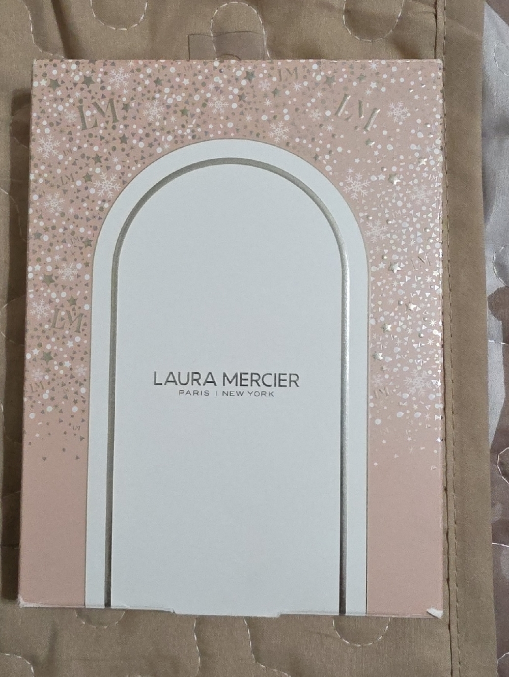 laura mercier Pink and White Holiday Palette Packaging